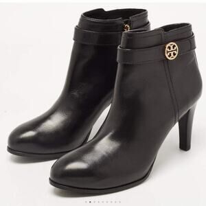 Tory Burch Bristol Black Leather Ankle Boots Gold Logo 5.5